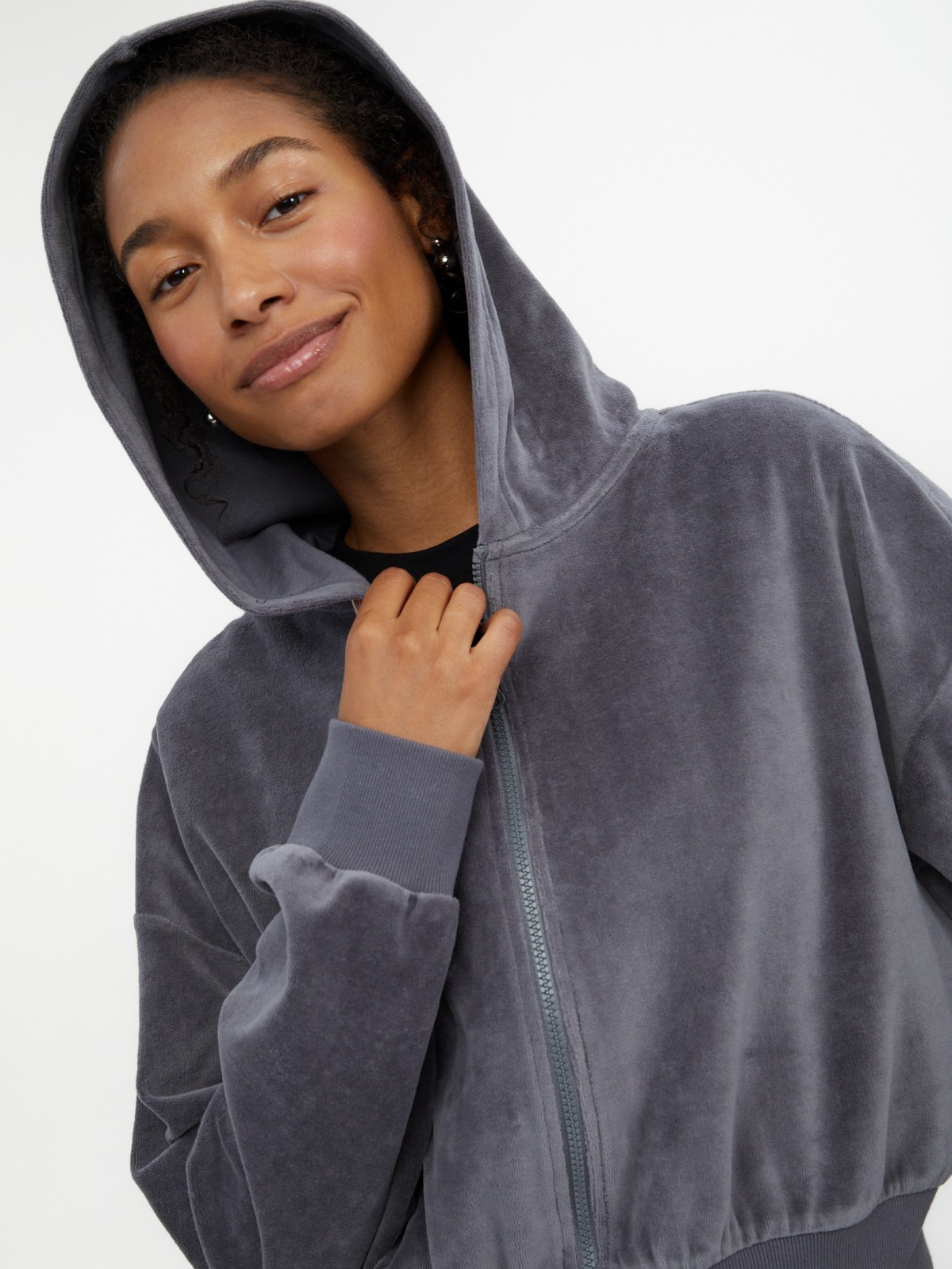 Укороченная толстовка на молнии с капюшоном