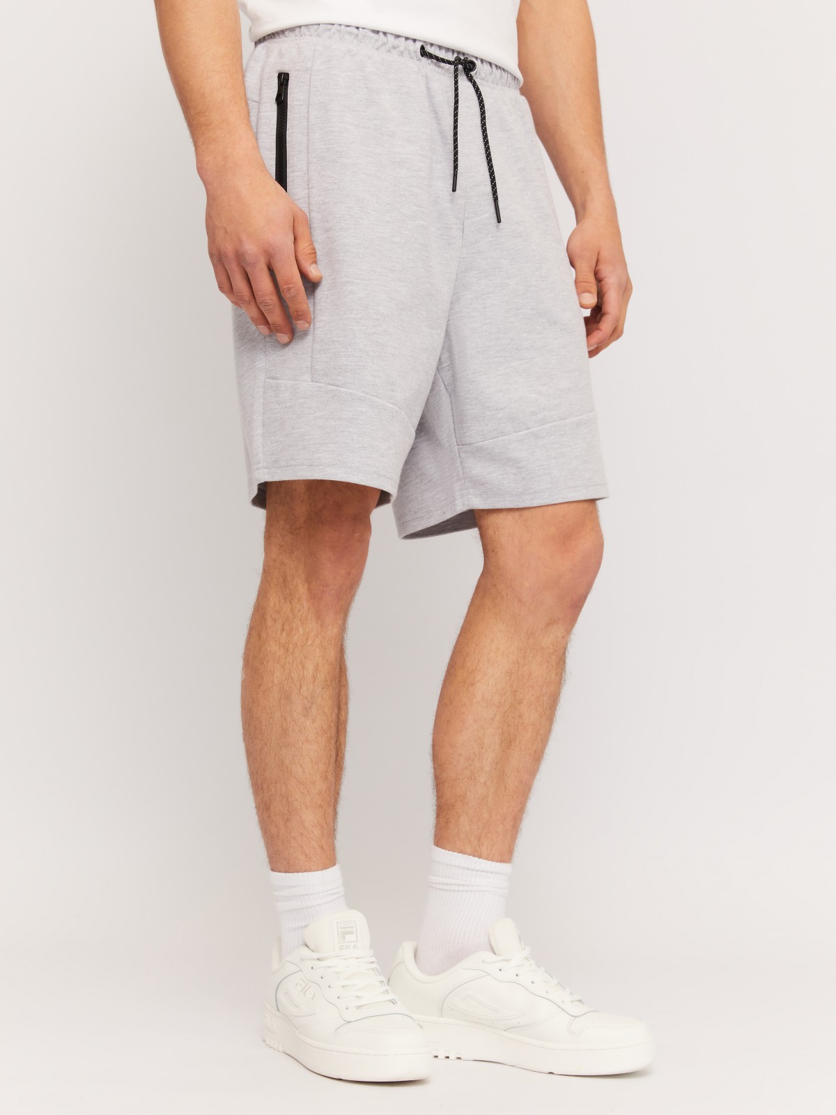 Трикотажные шорты на резинке