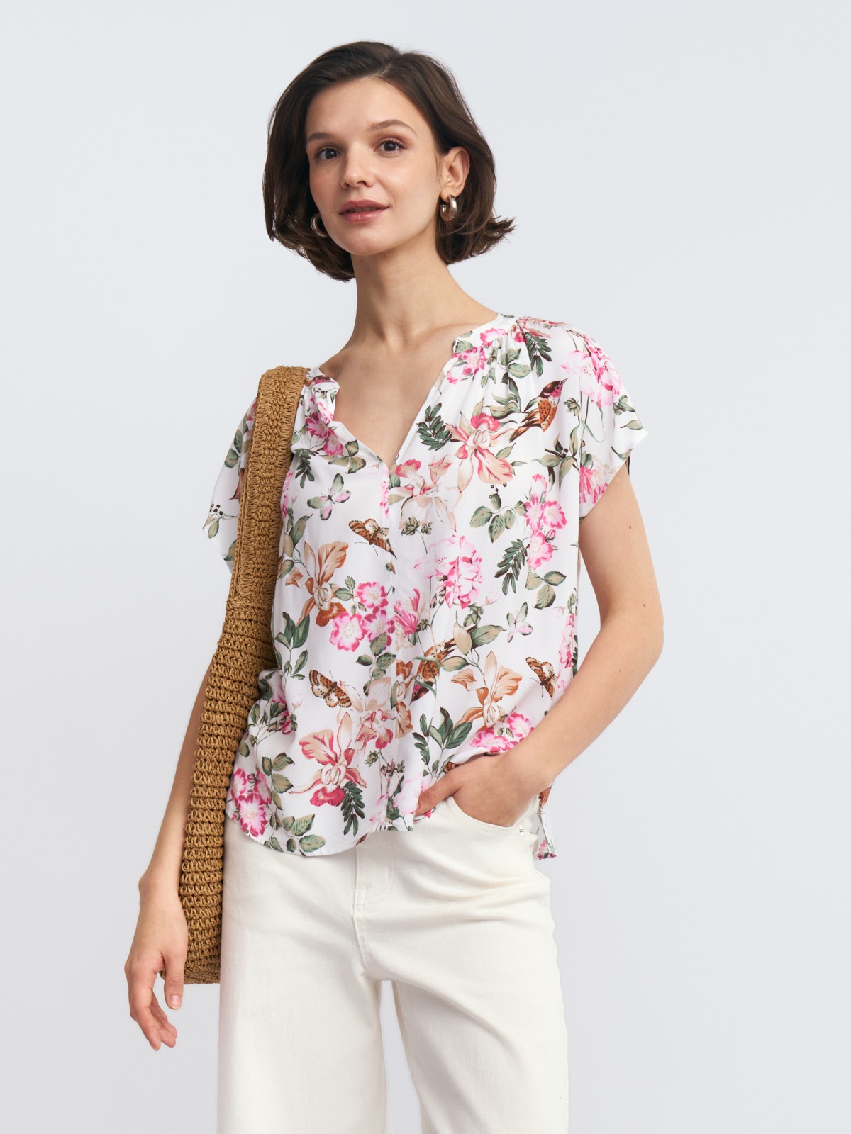 Блузка из вискозы с цветочным принтом