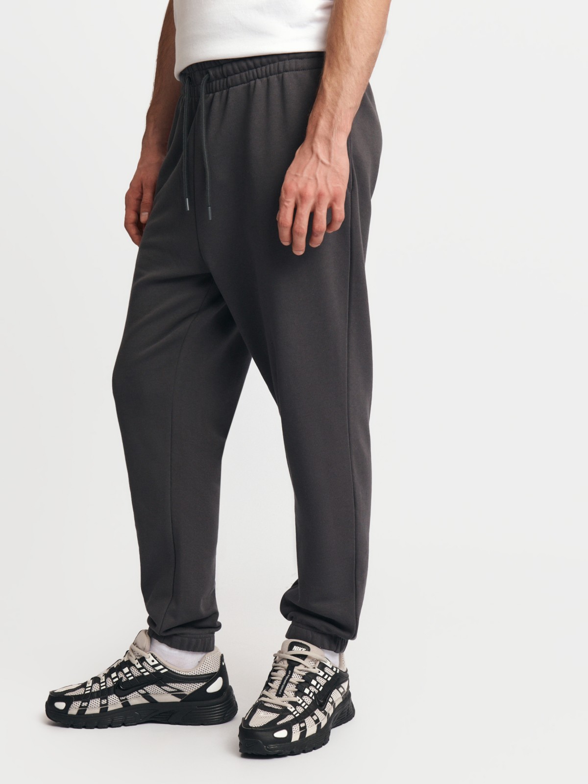 Брюки-джоггеры трикотажные