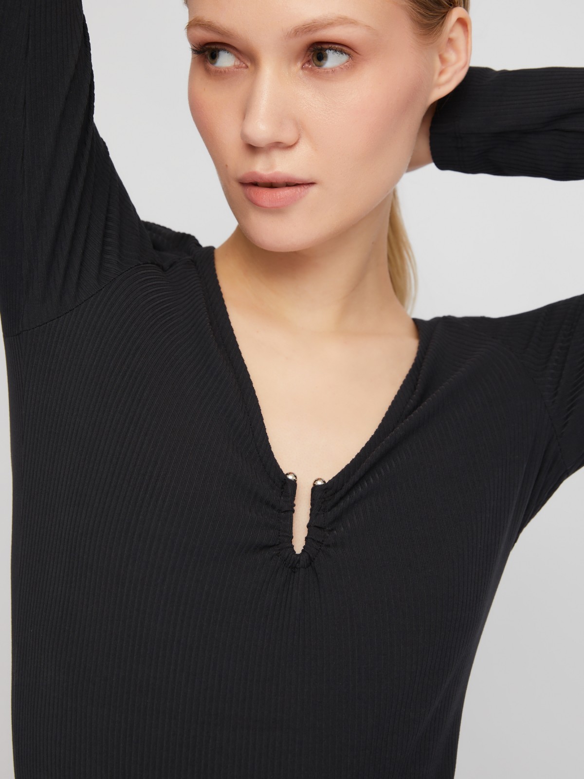 Топ-блузка с акцентным вырезом каре с драпировкой zolla 024113152013, цвет черный, размер XS - фото 4