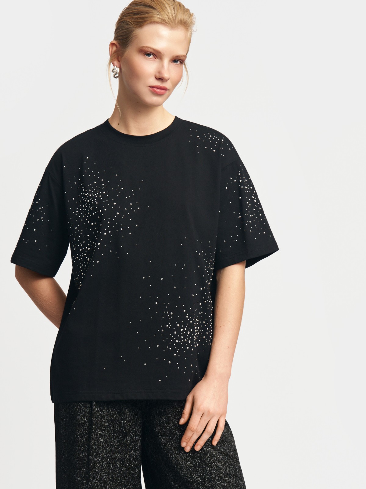 Футболка из хлопка со стразами