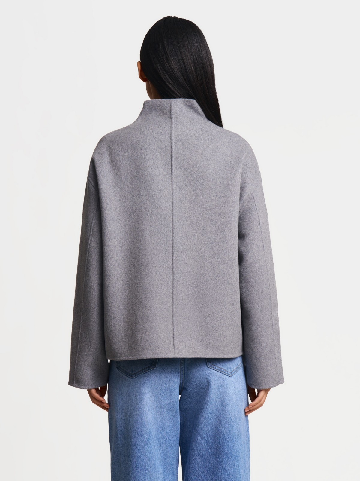 Короткая куртка на молнии