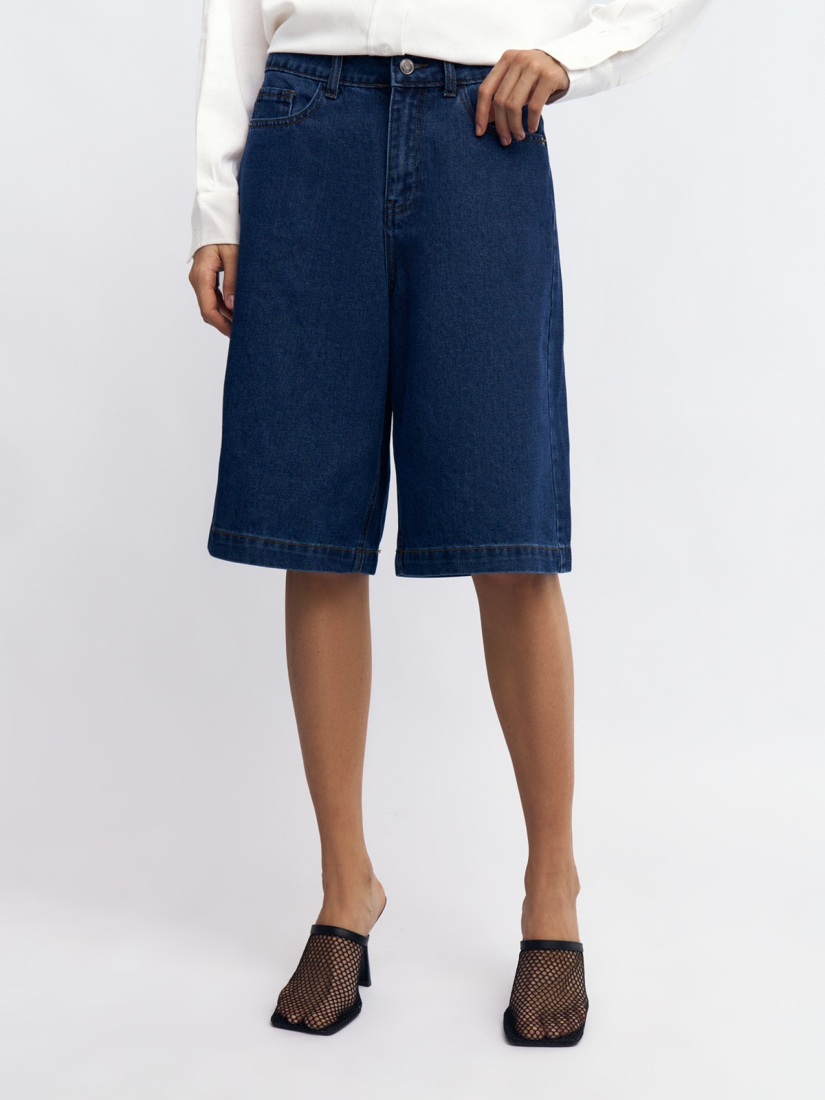 Джинсовые удлинённые шорты-бермуды