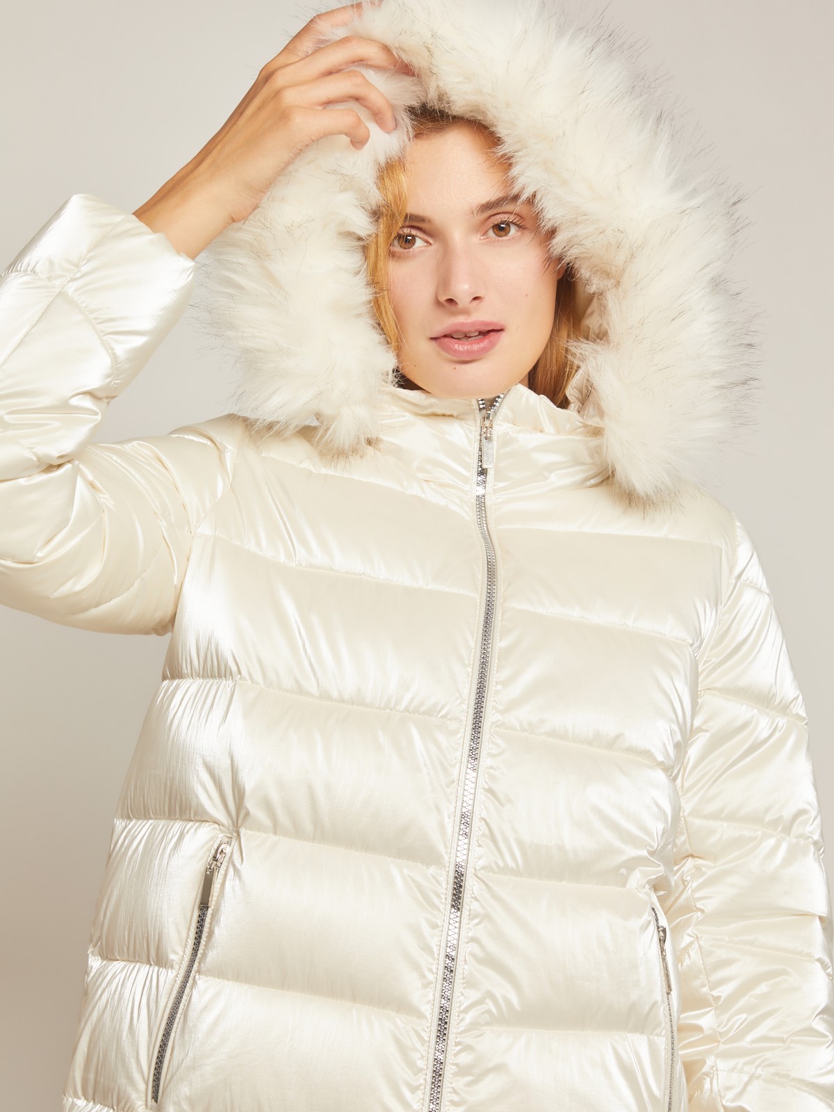 Утеплённая куртка с меховой опушкой zolla 020345112724, цвет молоко, размер XS - фото 4