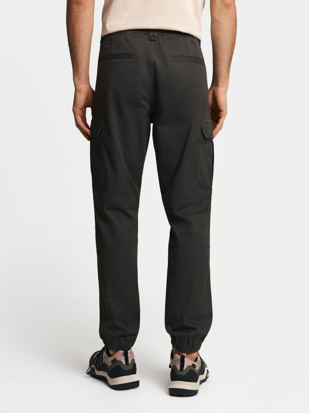 Брюки джоггеры из хлопка с карманами карго