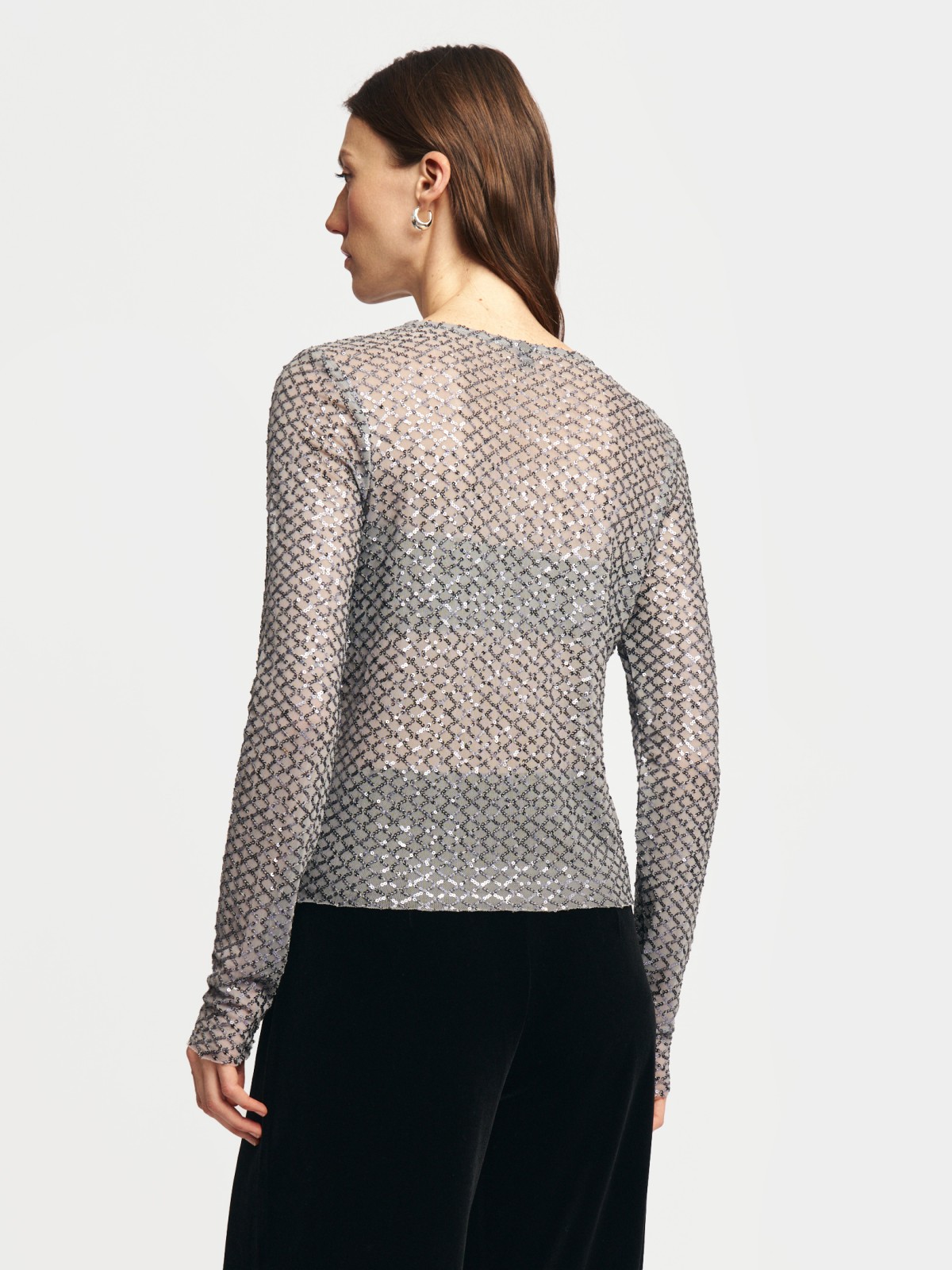 Блузка-лонгслив с пайетками
