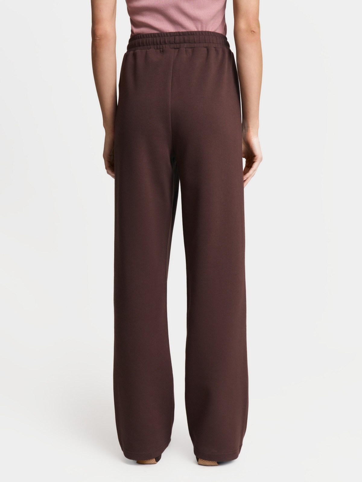 Трикотажные брюки на резинке