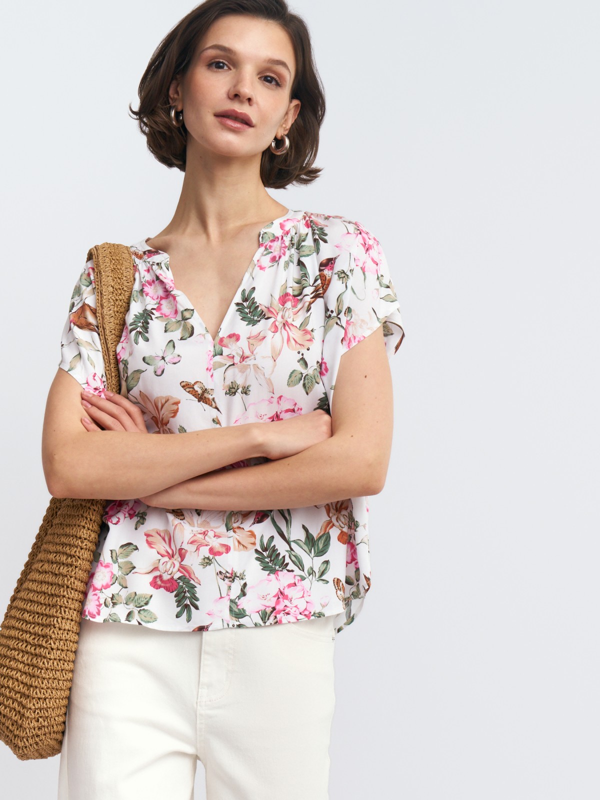 Блузка из вискозы с цветочным принтом