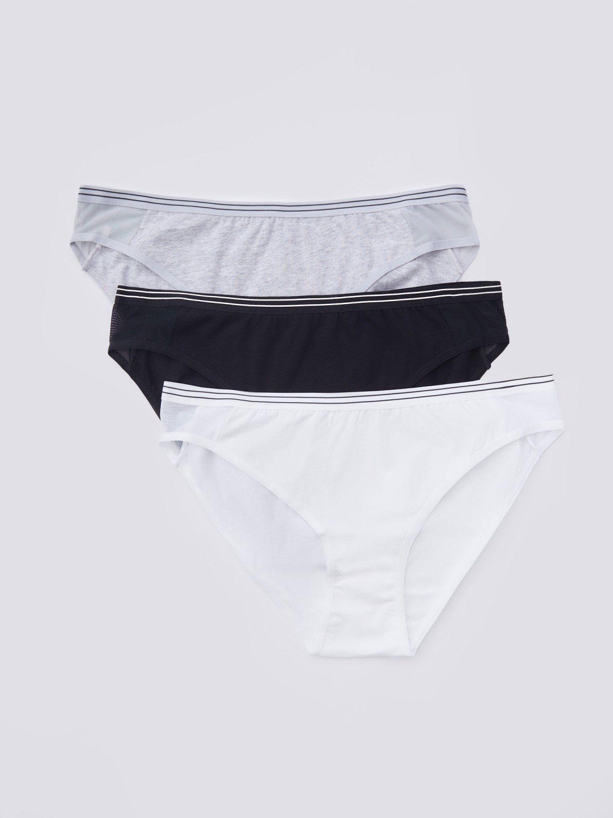 Набор трусов 3 шт в комплекте 349₽