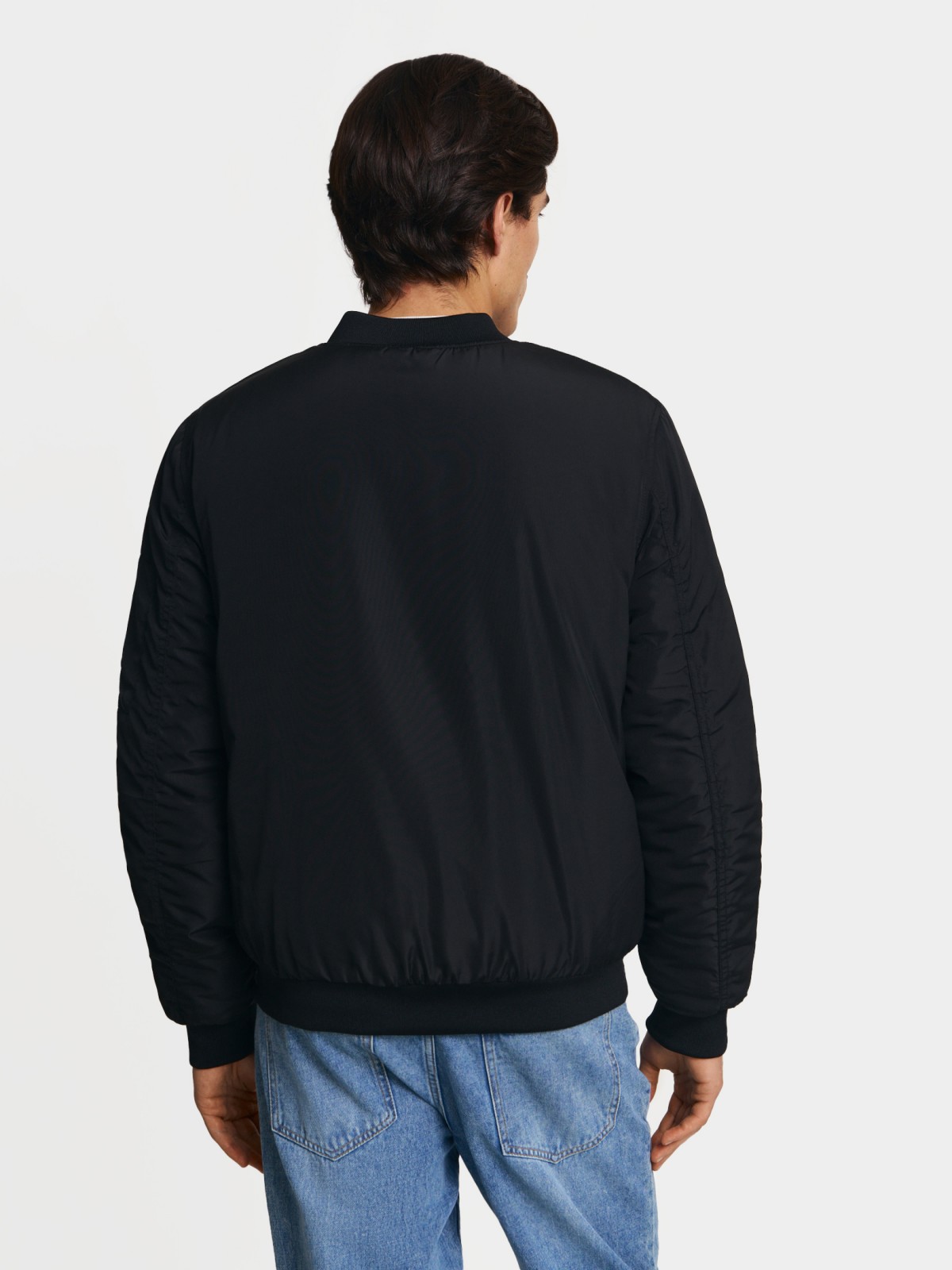 Утеплённая куртка-бомбер с воротником-стойкой