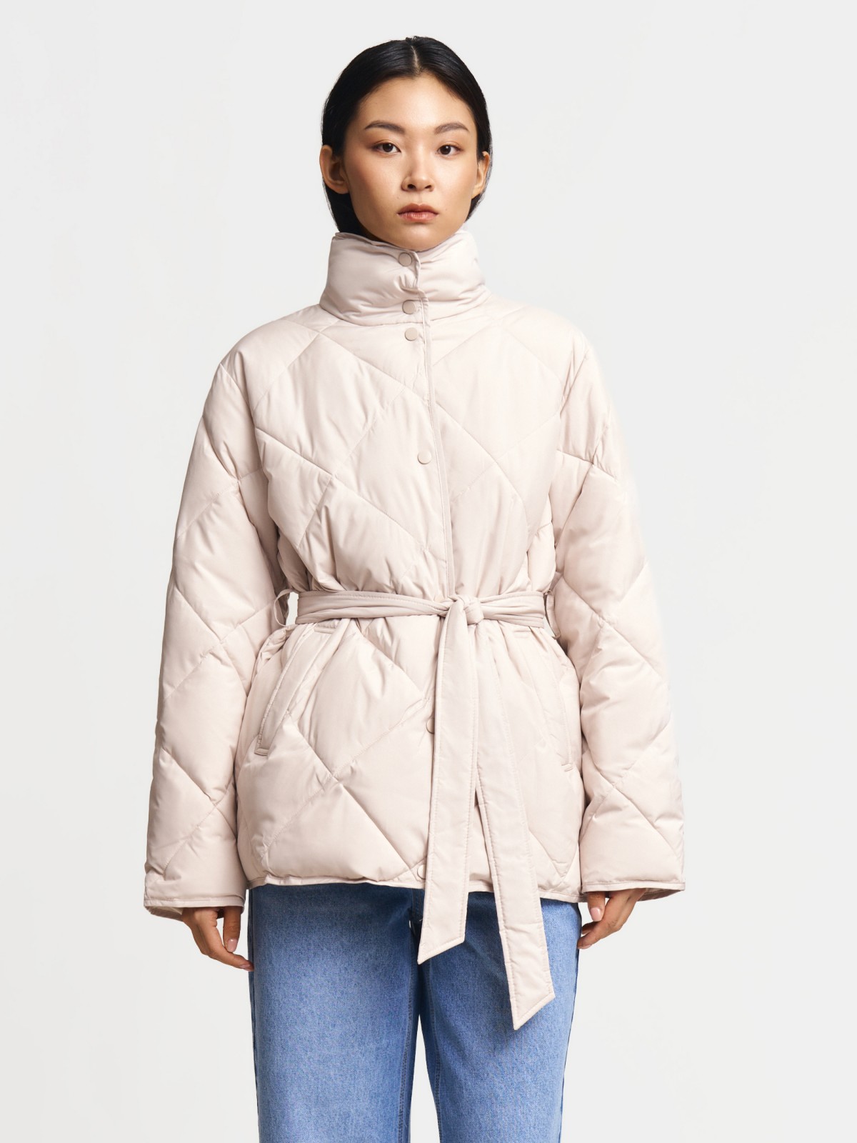 Тёплая куртка с воротником и поясом