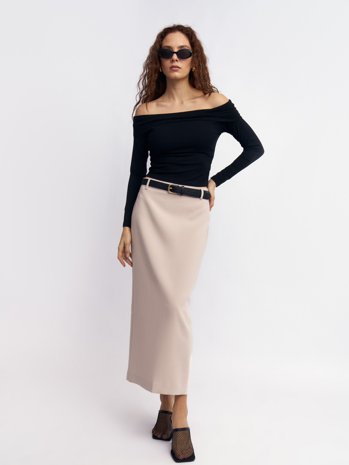 Прямая трикотажная юбка макси с разрезом