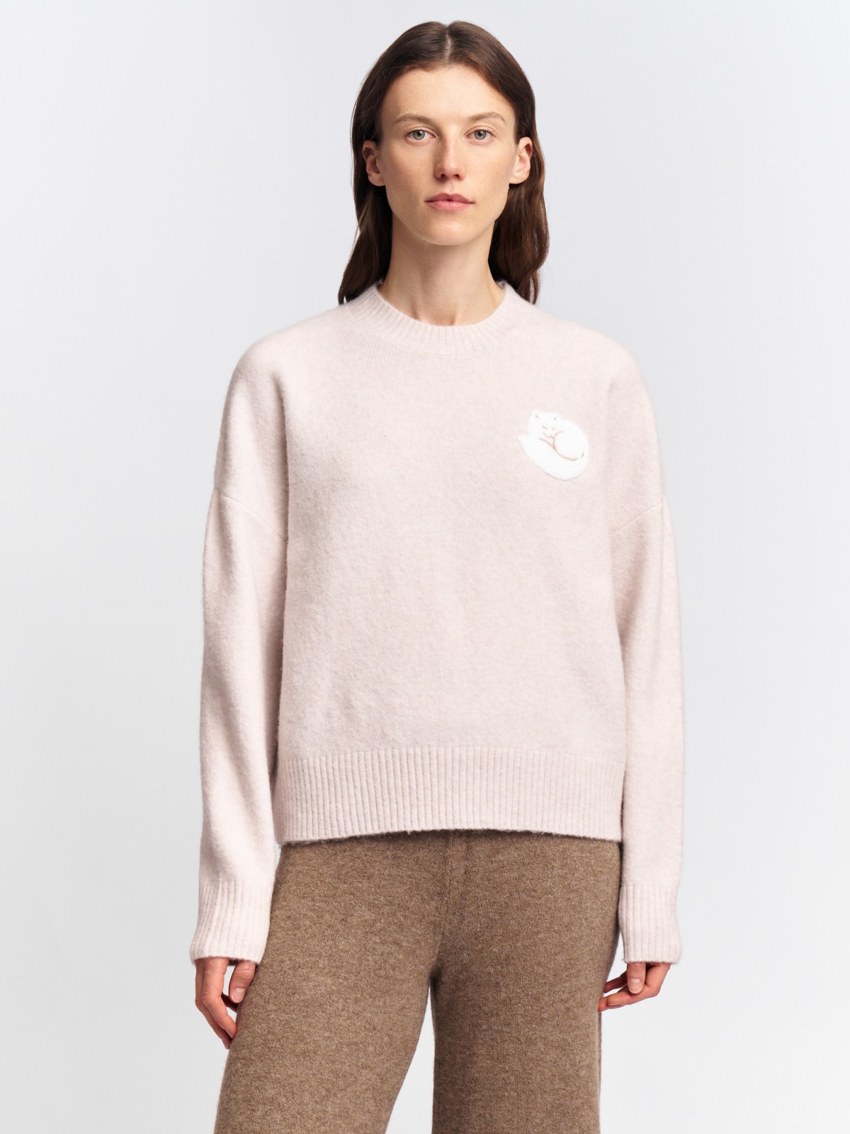 Вязаный джемпер с вышивкой