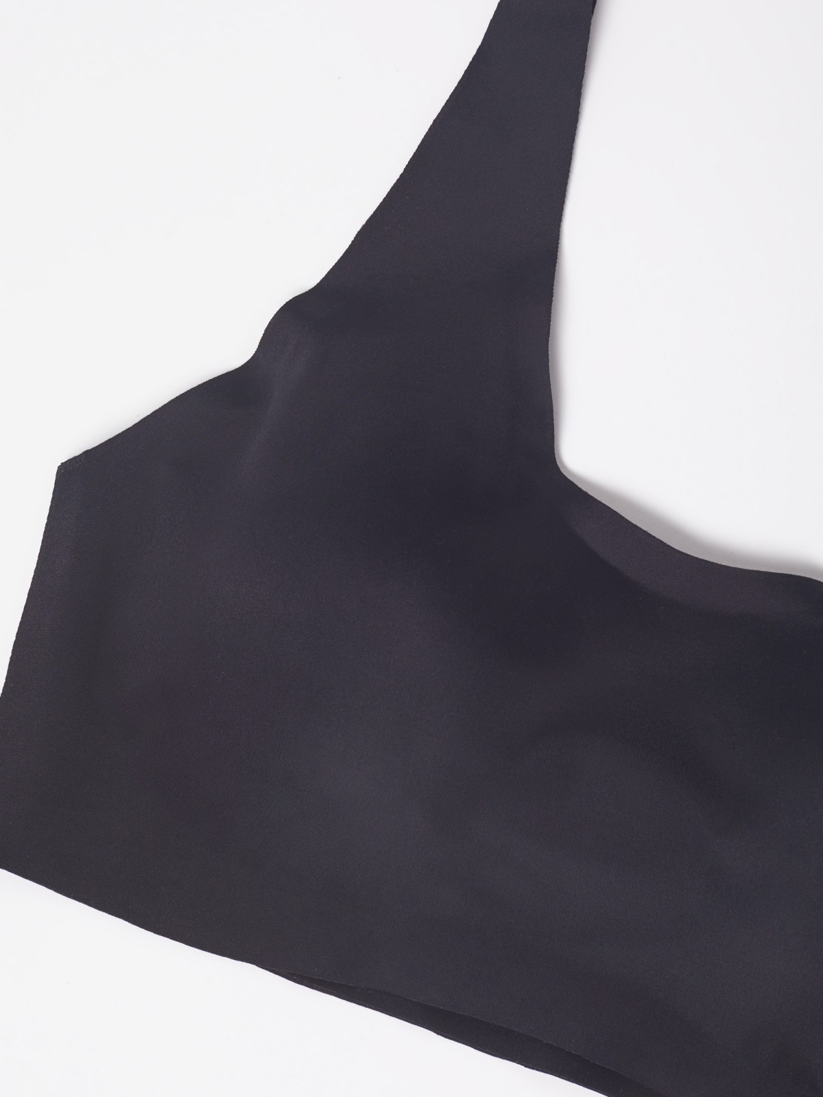 Бесшовный топ на широких бретелях