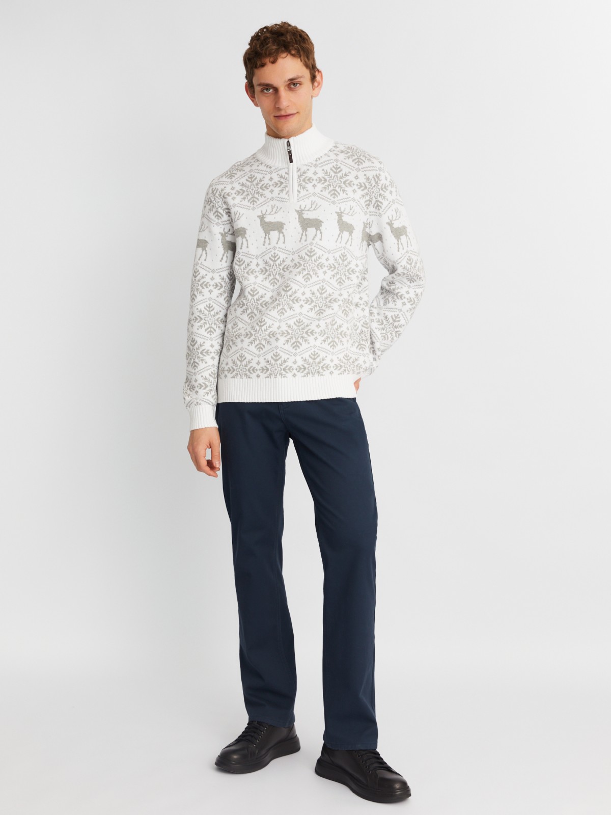 Вязаный свитер с воротником на молнии и скандинавским узором