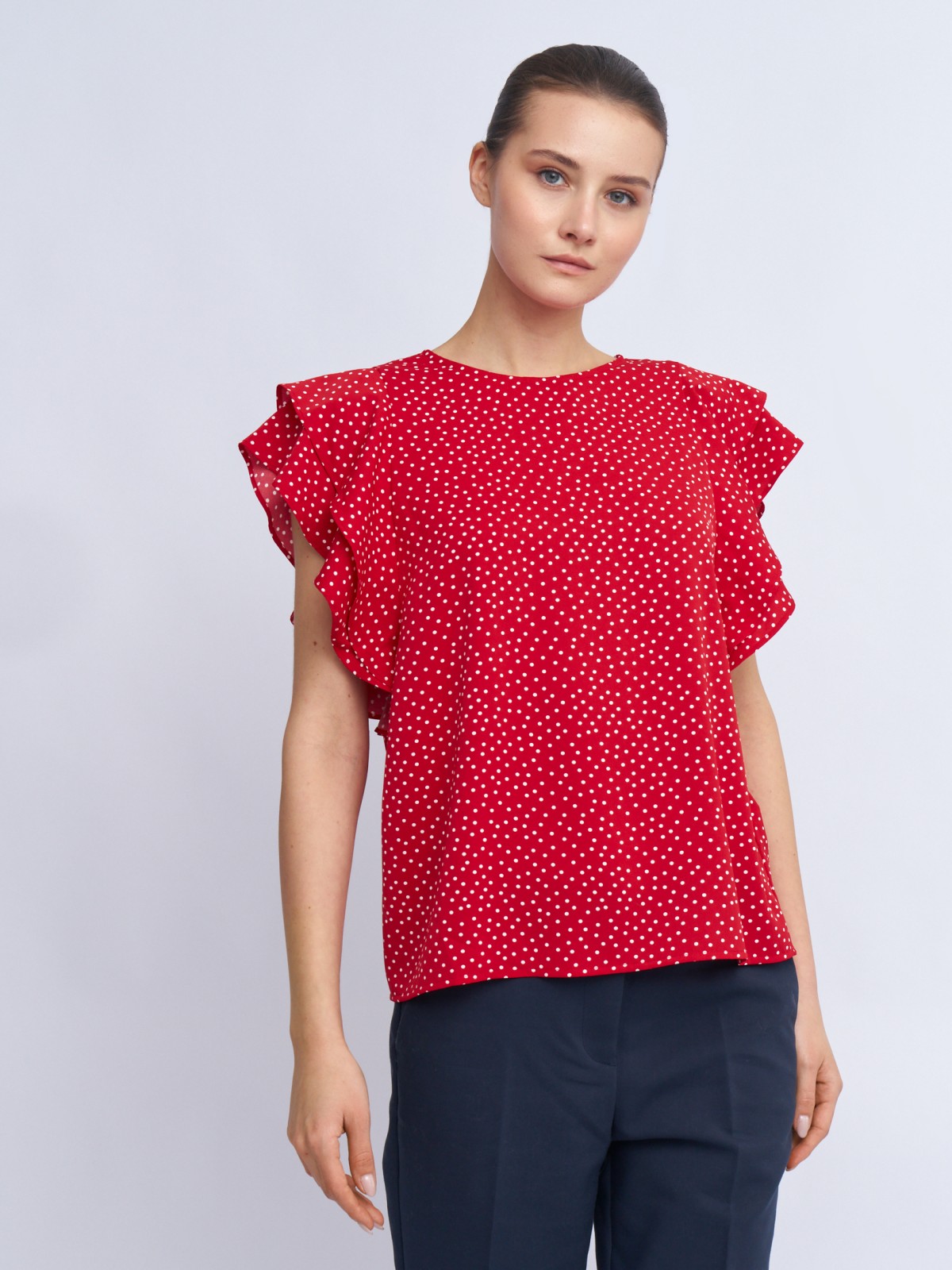 Топ-блузка в горошек с воланами на рукавах