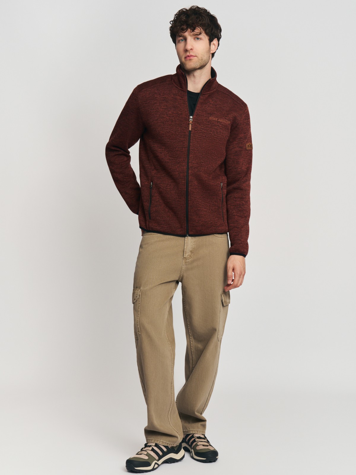 Утеплённая толстовка с воротником-стойкой