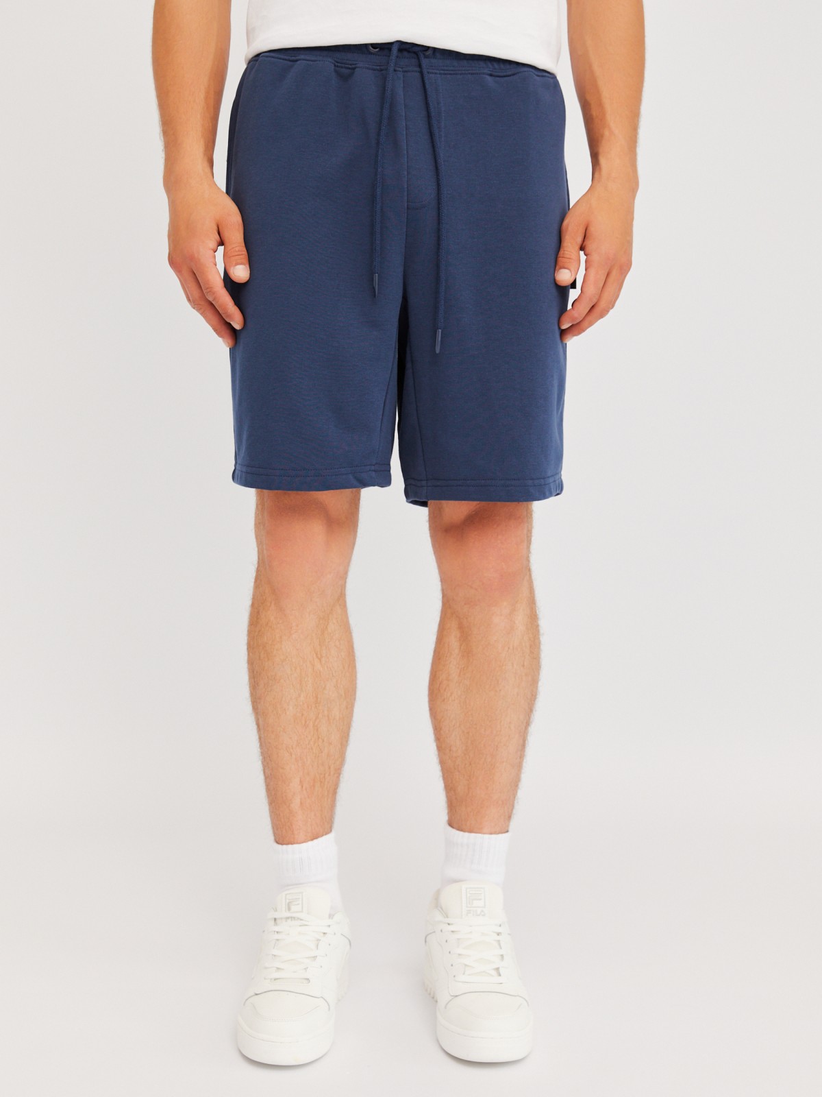 Трикотажные шорты на резинке