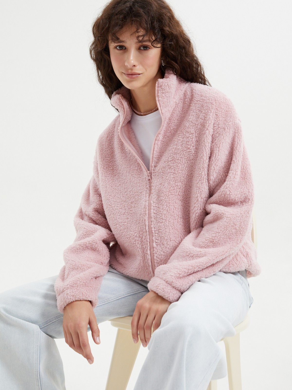 Толстовка из экомеха на молнии 1599₽