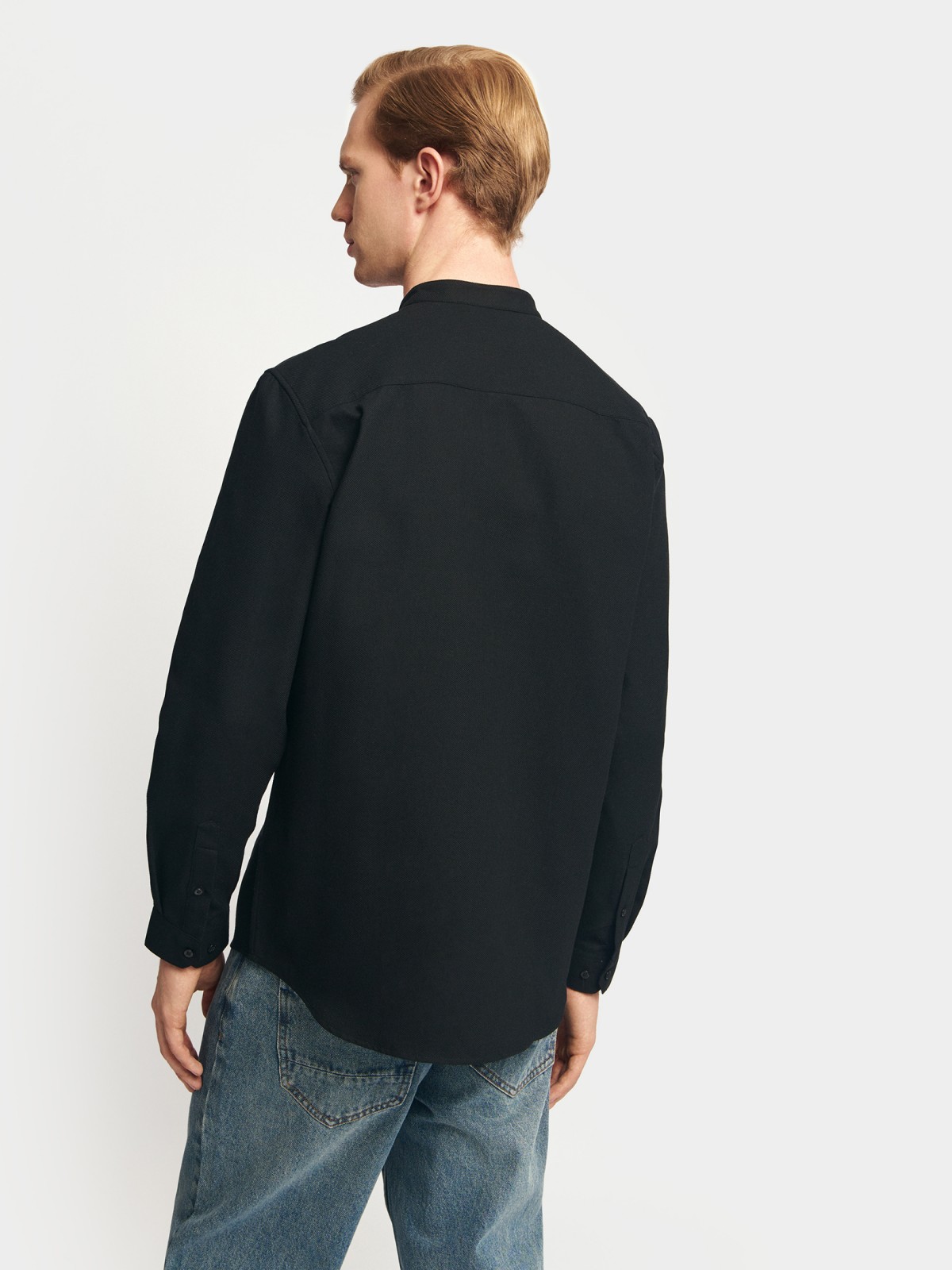 Офисная рубашка с воротником-стойкой и длинным рукавом