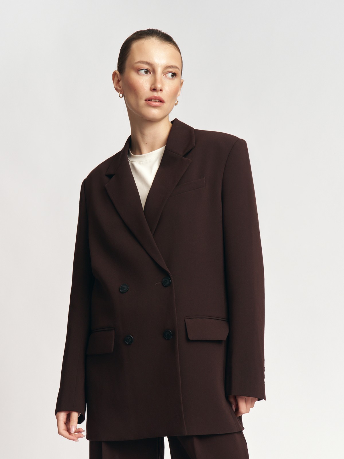 Двубортный жакет оверсайз силуэта