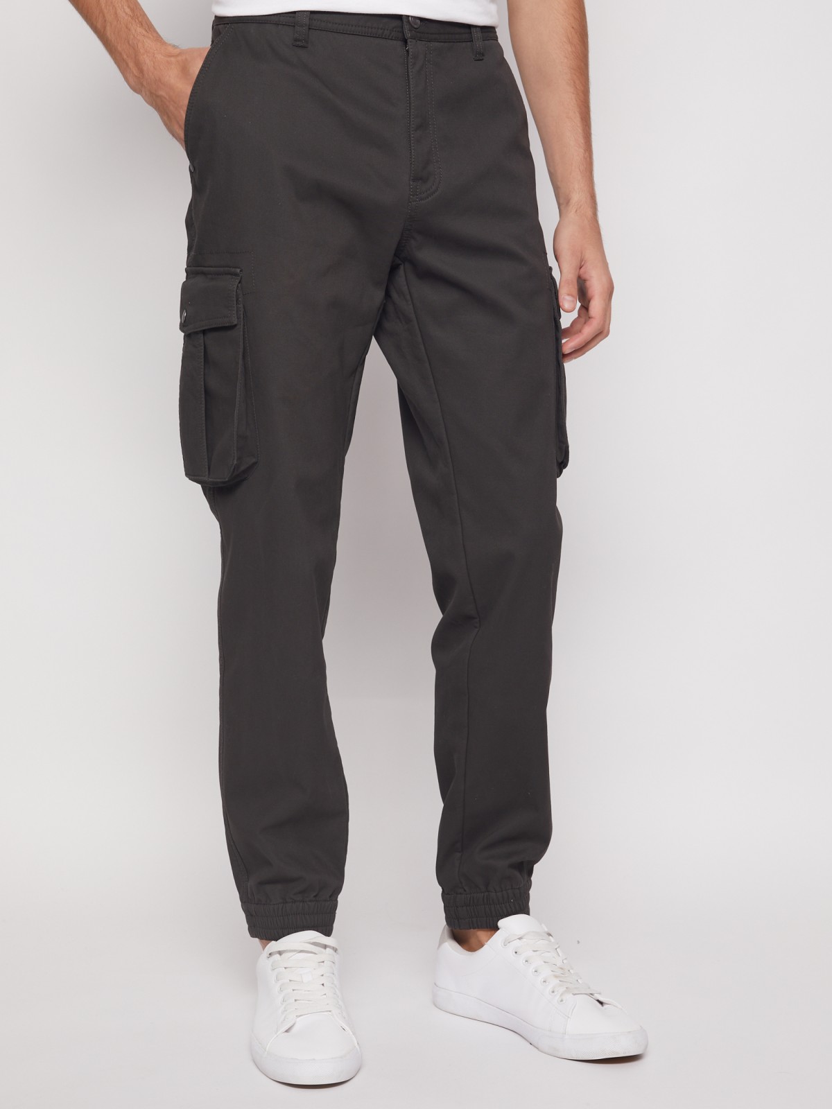 Хлопковые брюки-джоггеры с карманами карго zolla 21143730L021, цвет хаки, размер 28 - фото 4