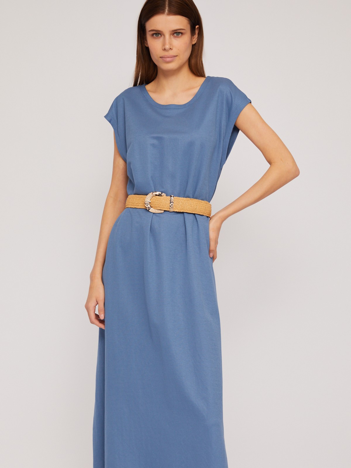 Трикотажное платье-футболка миди с плетёным ремнём zolla 02423819F042, цвет голубой, размер XS - фото 3