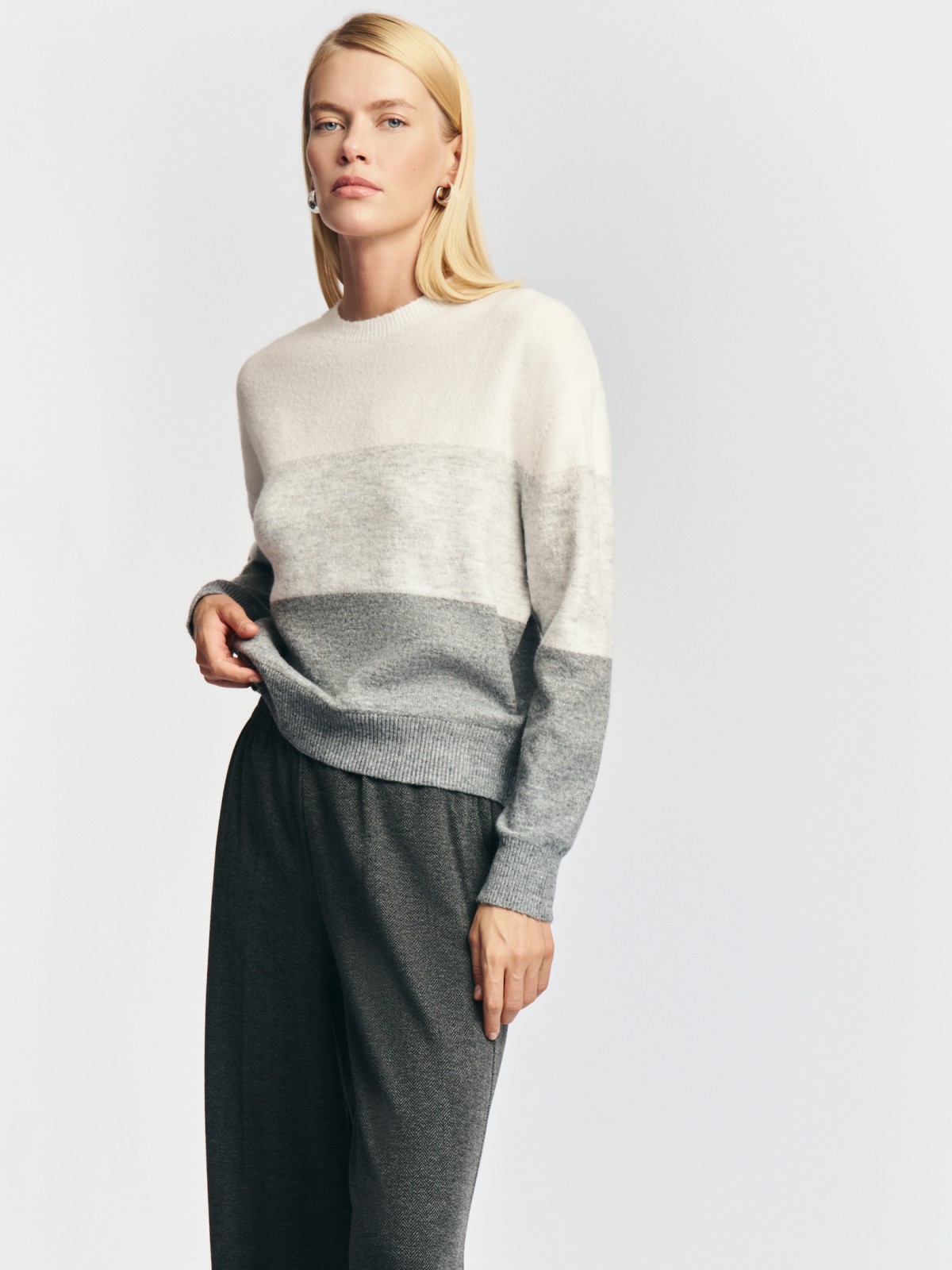 Вязаный джемпер в стиле колор-блок