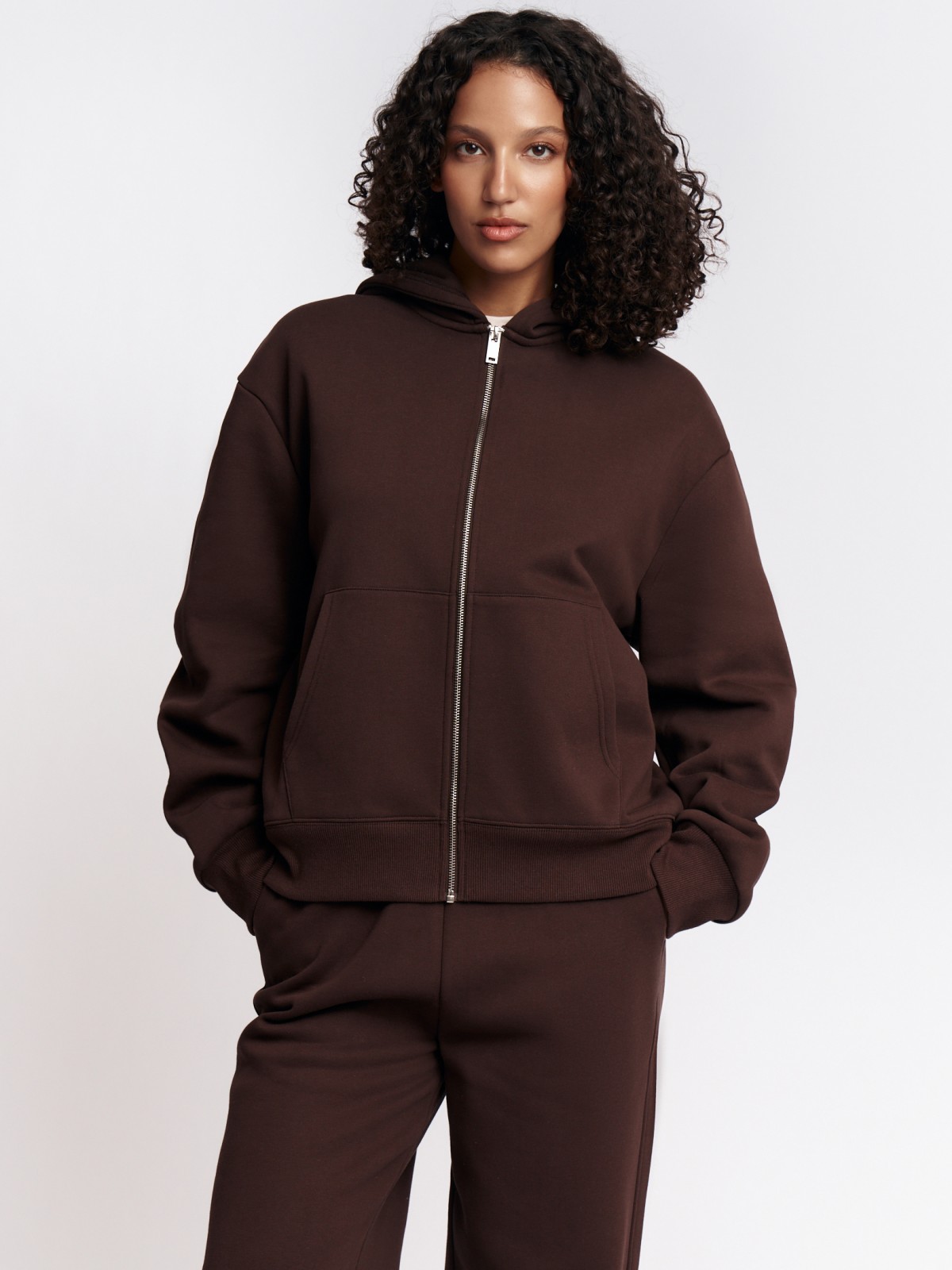 Утеплённая толстовка на молнии с начёсом и капюшоном