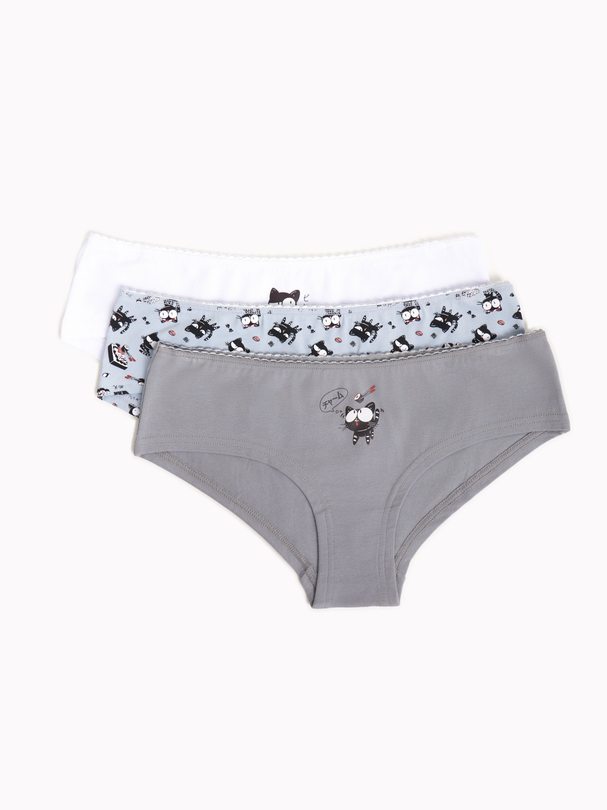 Набор трусов с рисунком 3 шт в комплекте 399₽