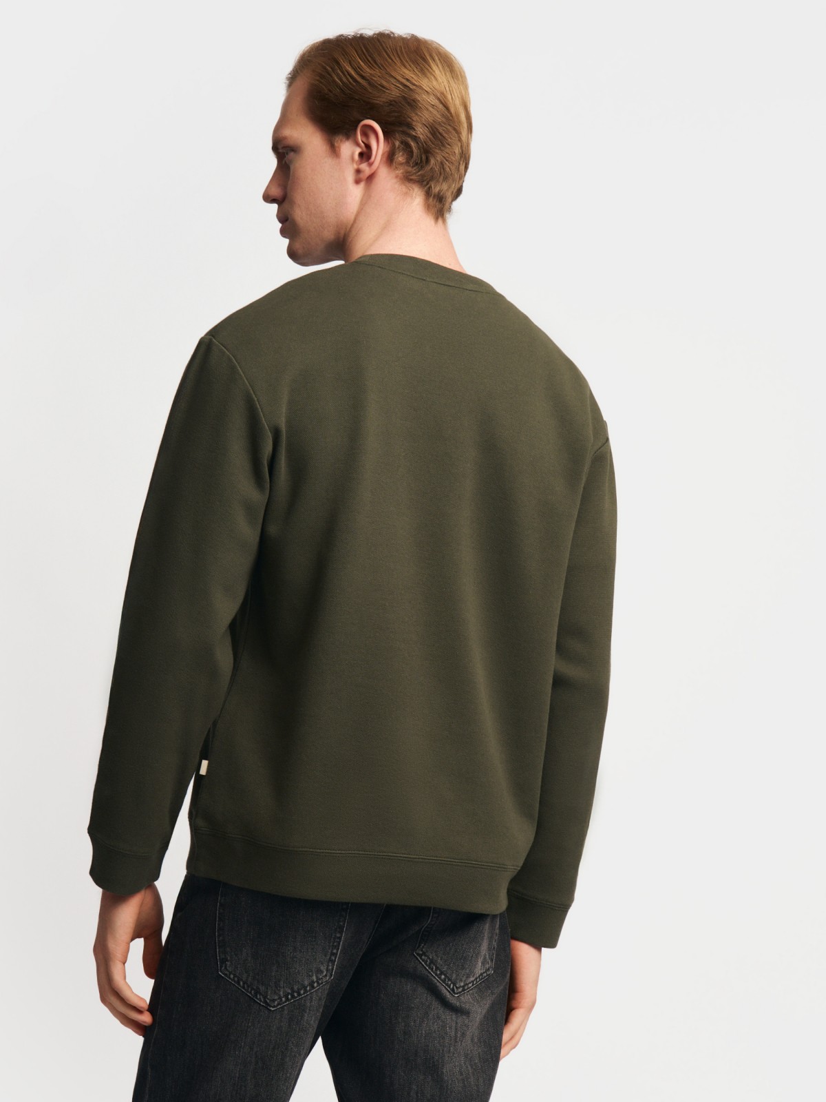 Свитшот прямого кроя с длинным рукавом