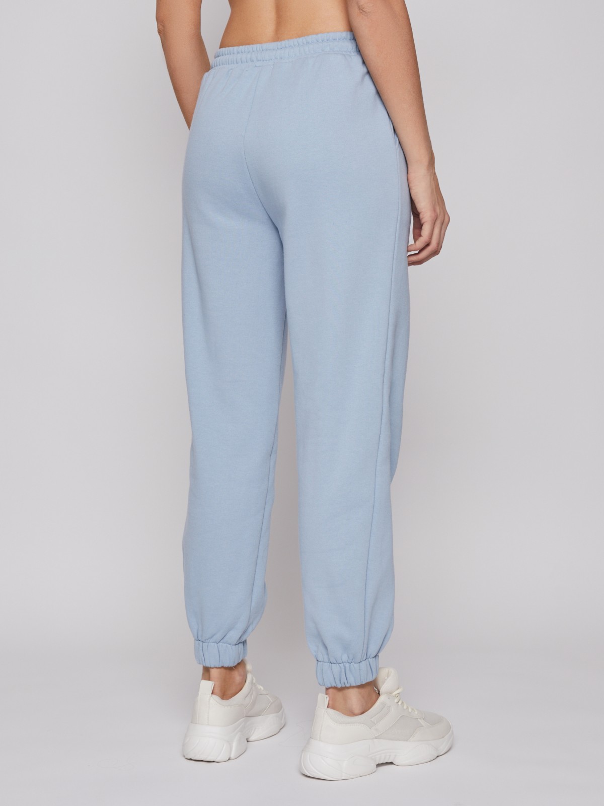 Брюки-джоггеры в спортивном стиле