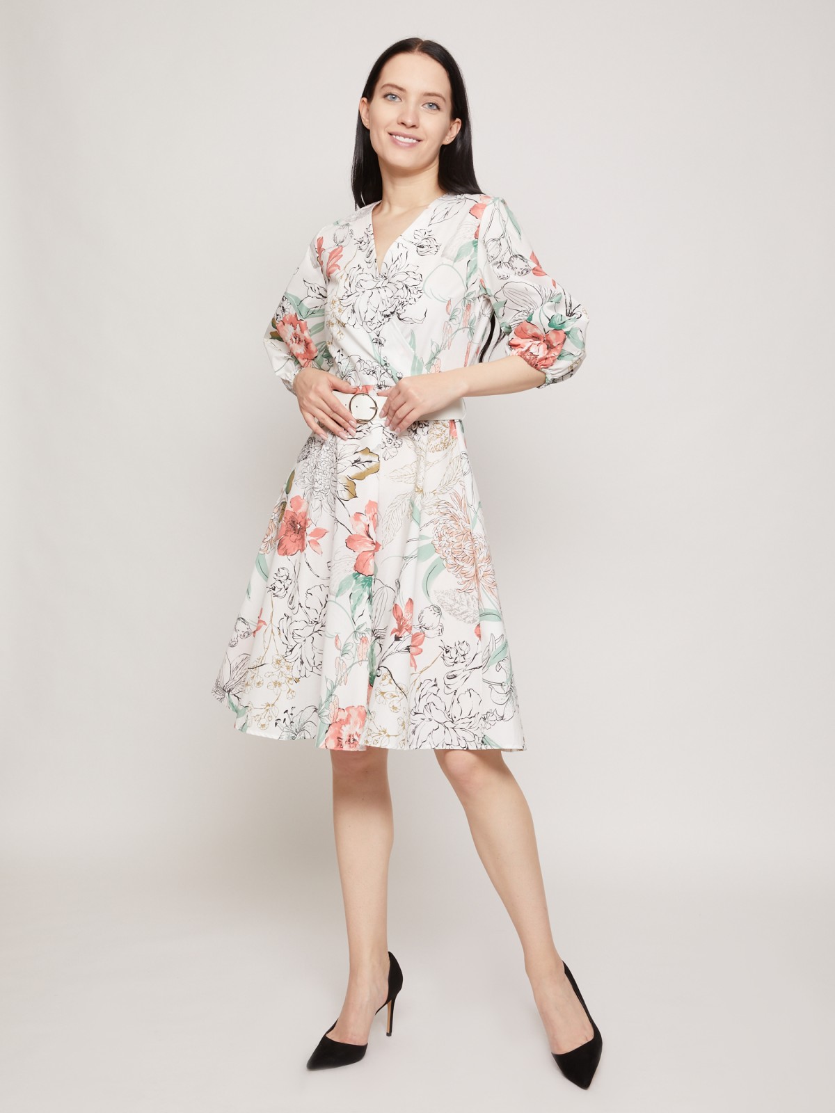 Платье с цветочным принтом и ремешком