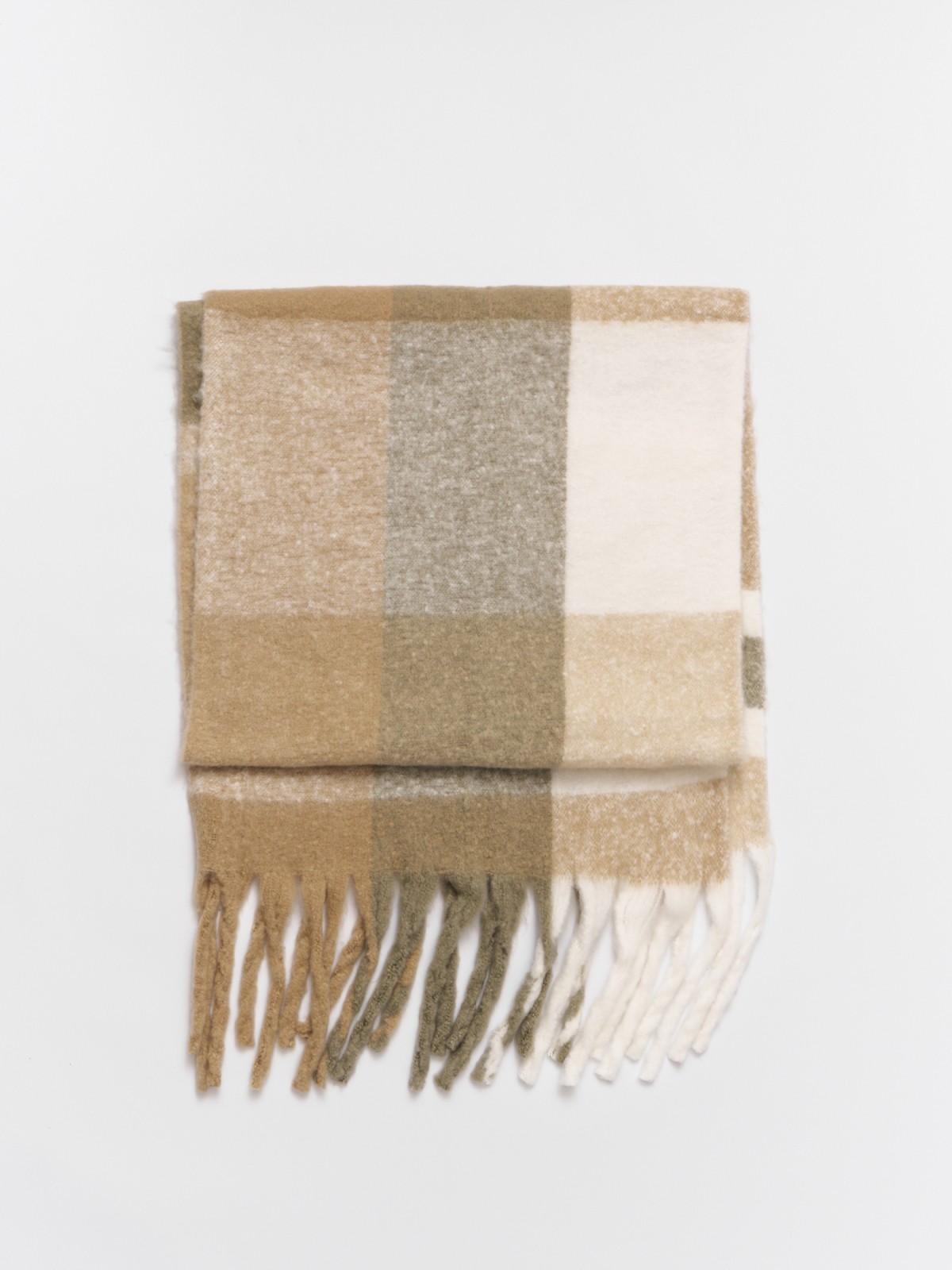 Тёплый шарф в клетку с длинной бахромой