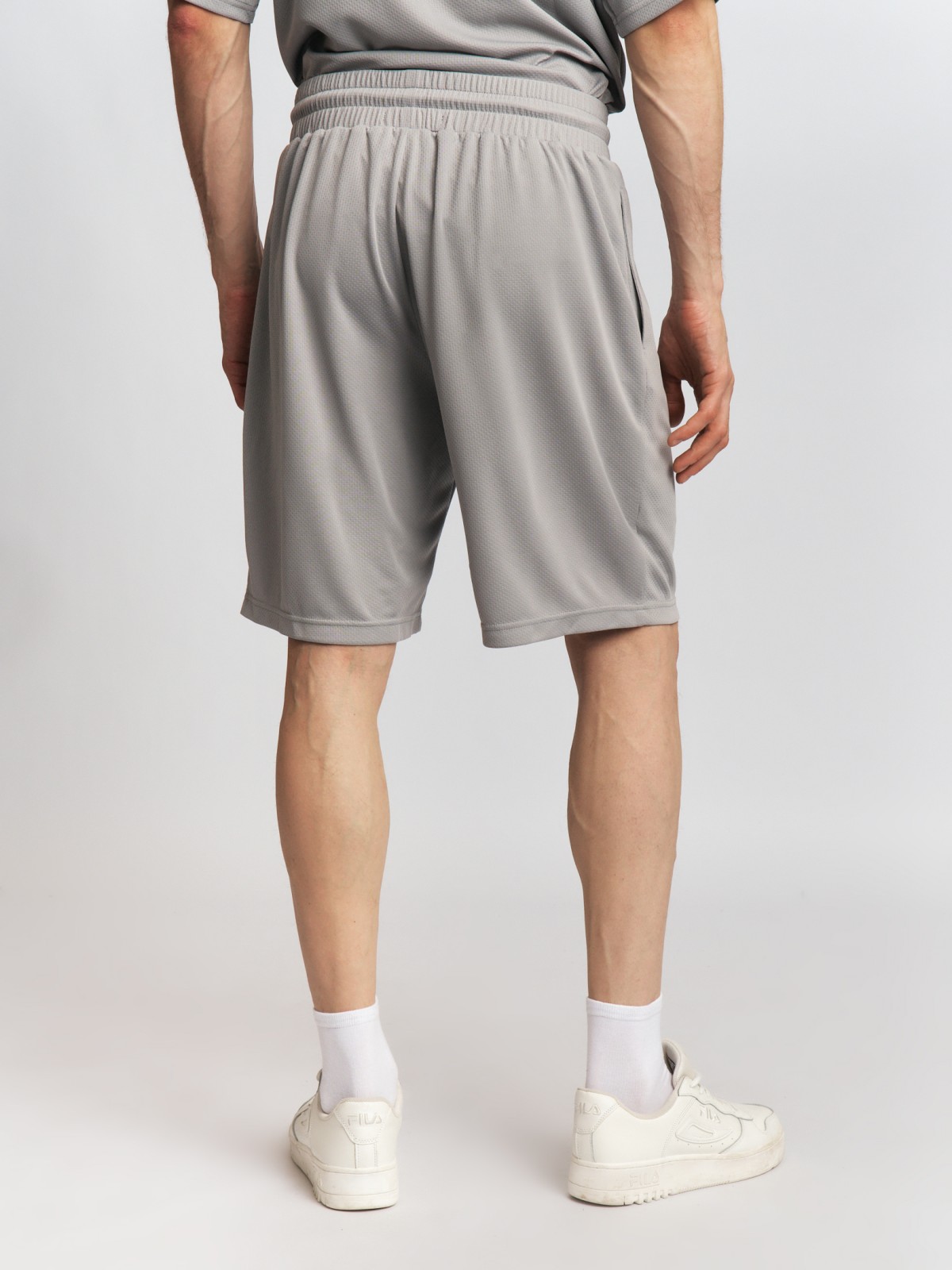 Трикотажные шорты на резинке