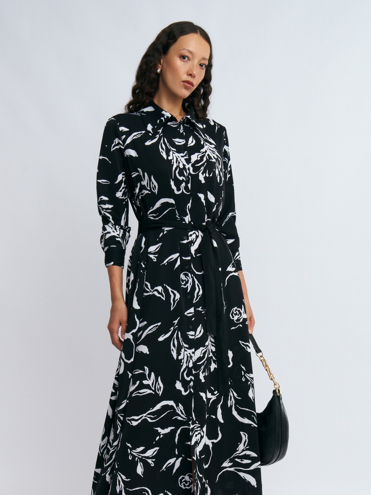 Платье-рубашка макси с цветочным принтом и ремнём