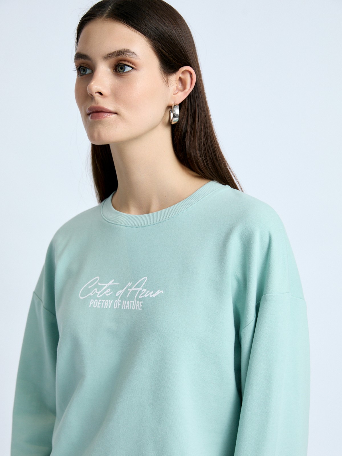 Трикотажный лонгслив с принтом-надписью