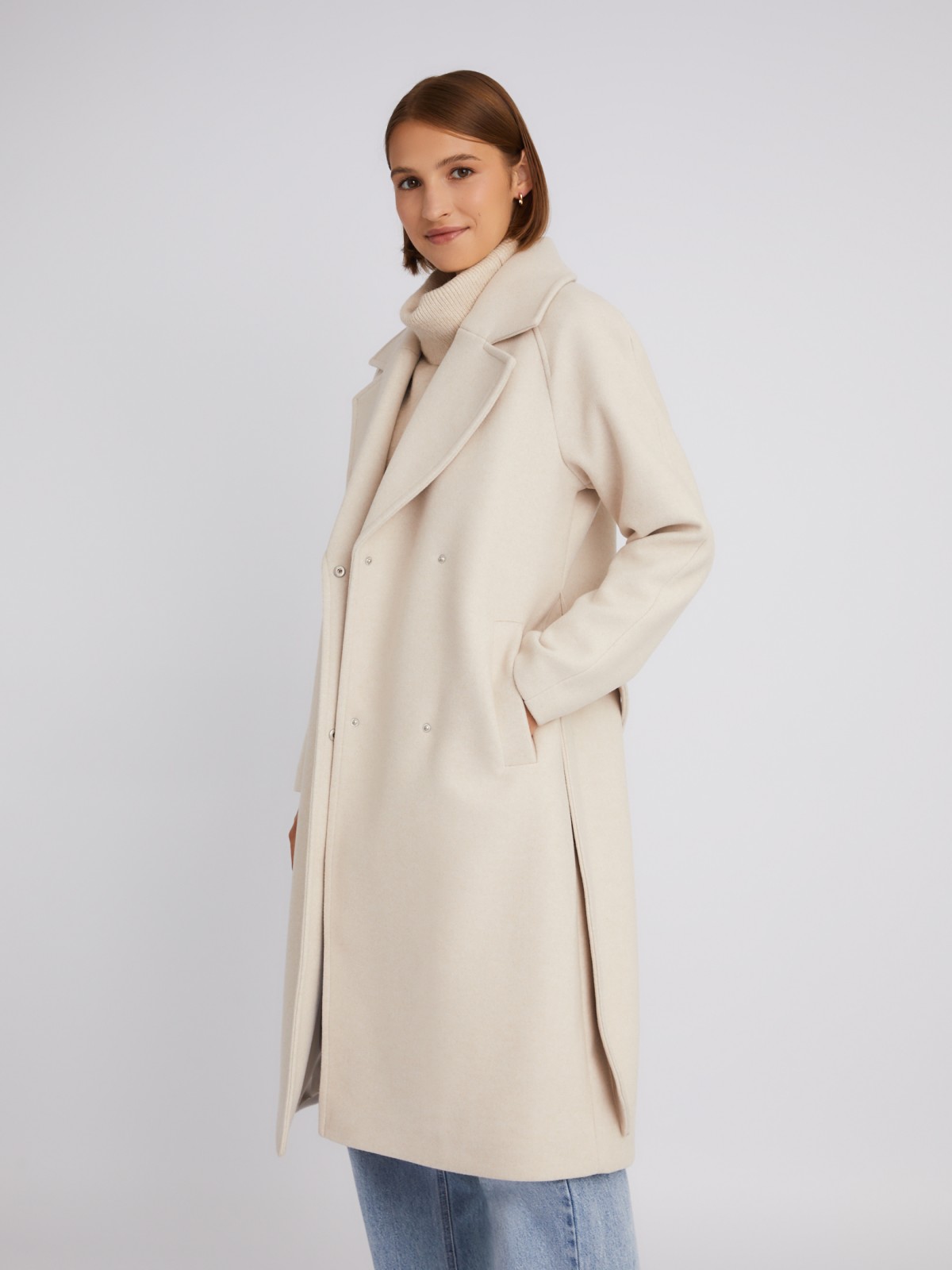 Длинное пальто без утеплителя на кнопках с рукавами реглан и поясом