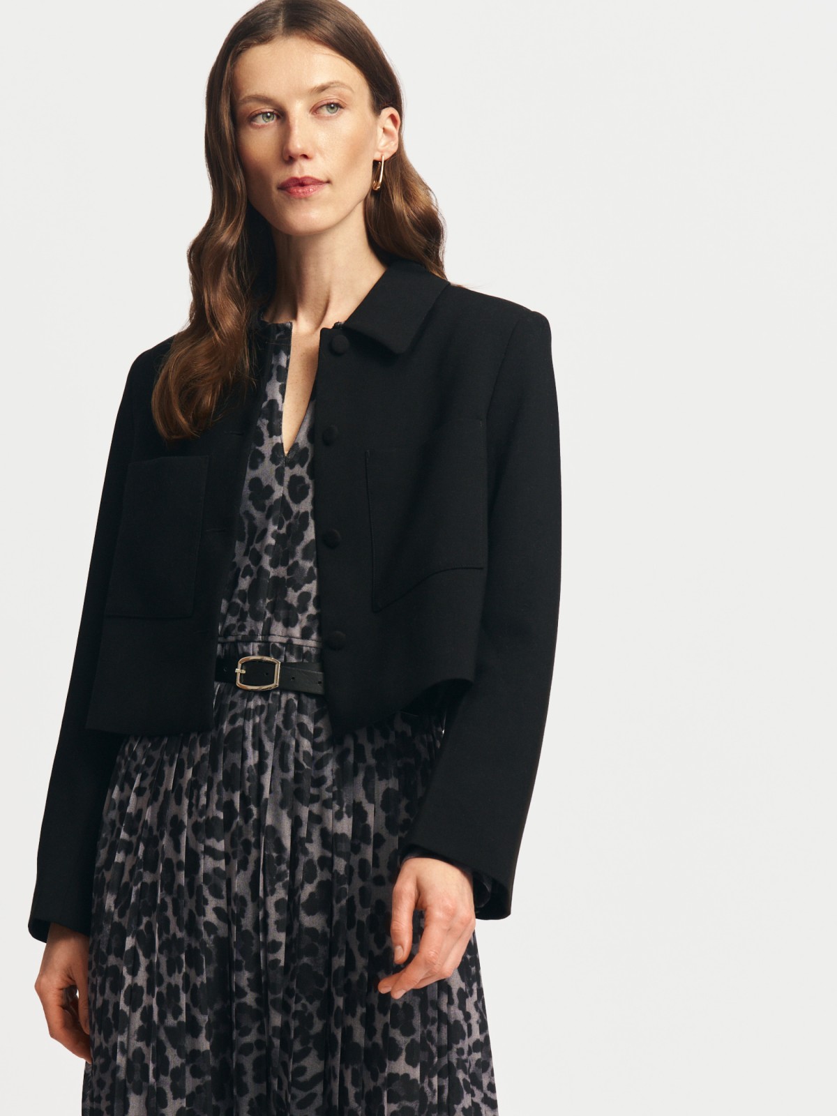 Короткая куртка-жакет на пуговицах