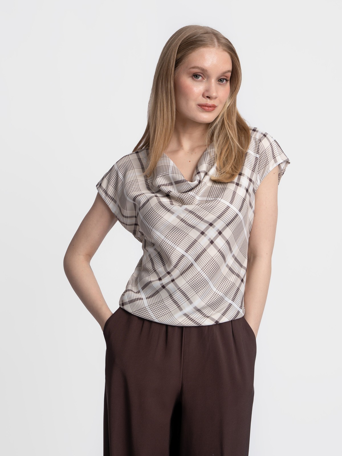 Блузка с короткими рукавами