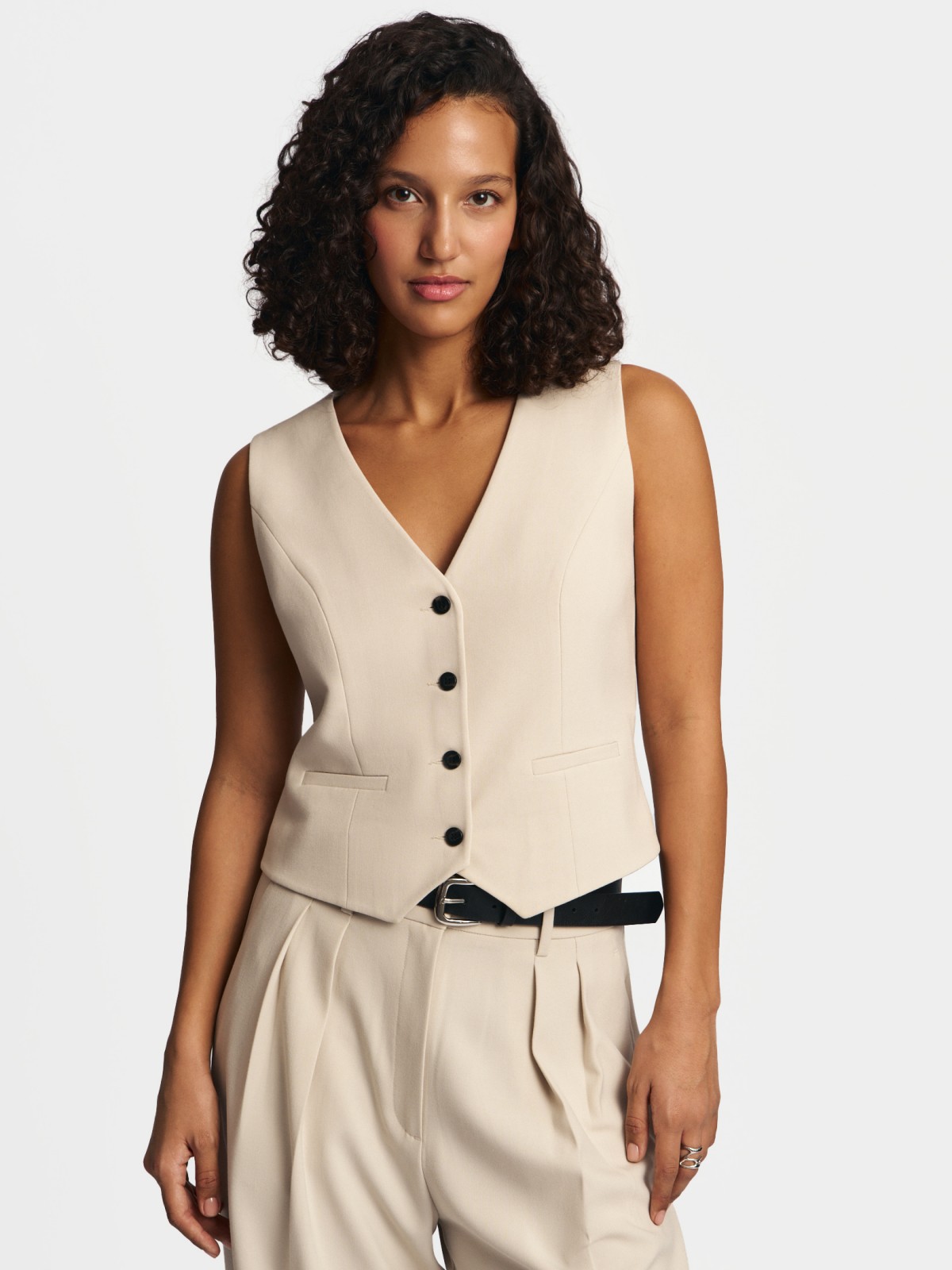 Классический жилет на пуговицах