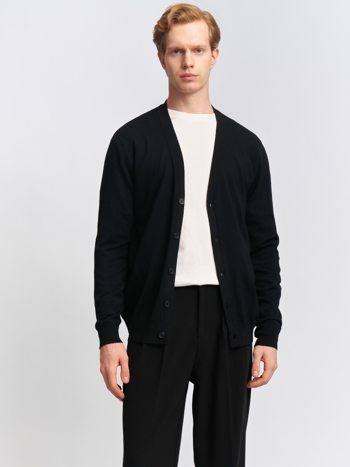 Трикотажный кардиган на пуговицах 1299₽