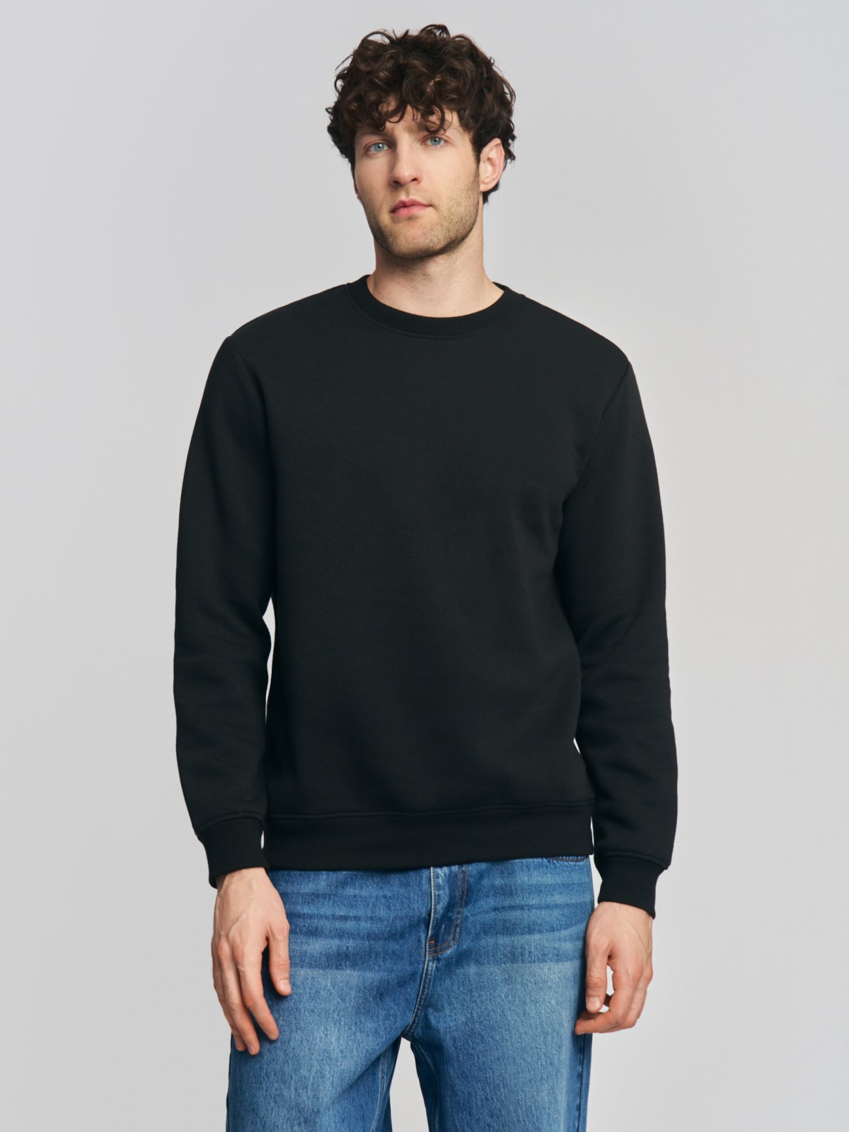 Утеплённый свитшот прямого кроя с длинным рукавом