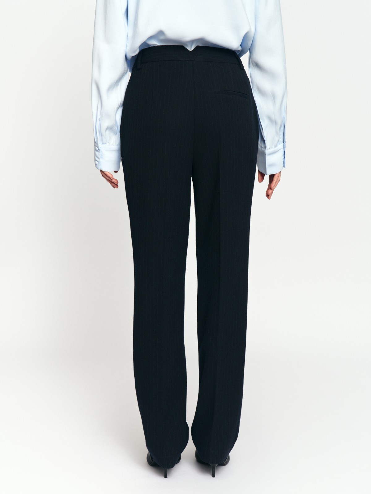 Брюки прямого силуэта со стрелками