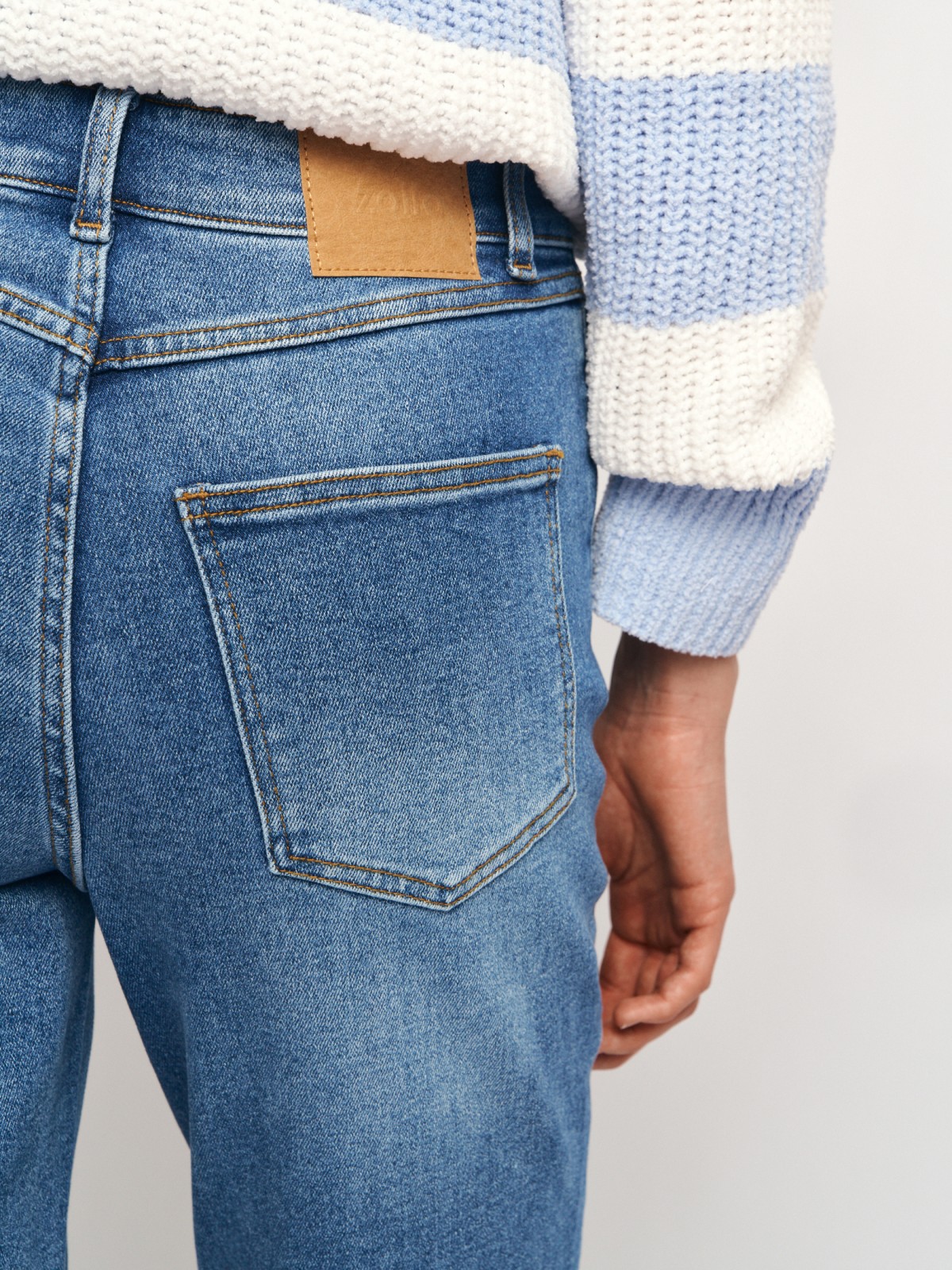 Джинсы силуэта Slim с высокой посадкой