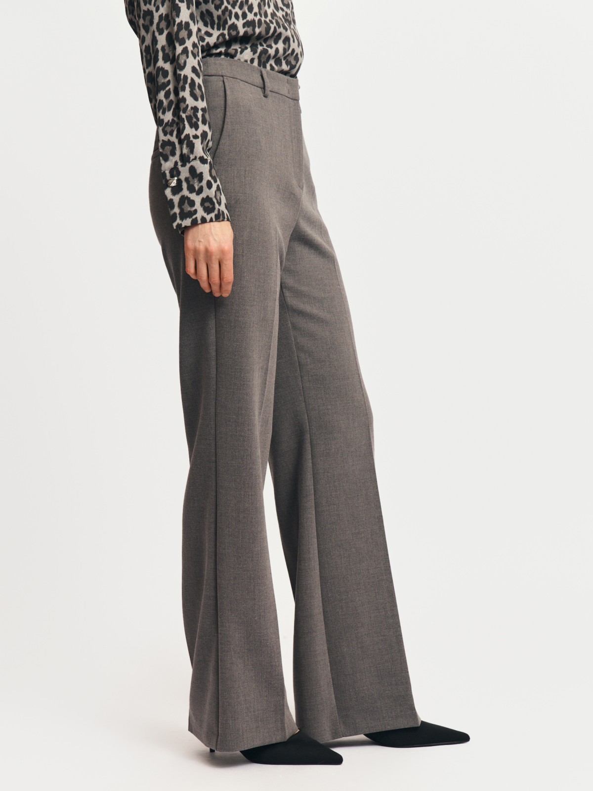 Брюки силуэта Bootcut со стрелками