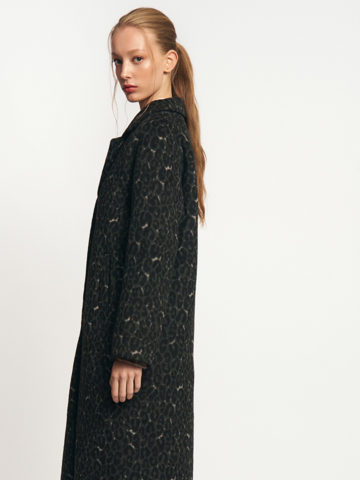 Тёплое пальто с шерстью и леопардовым узором