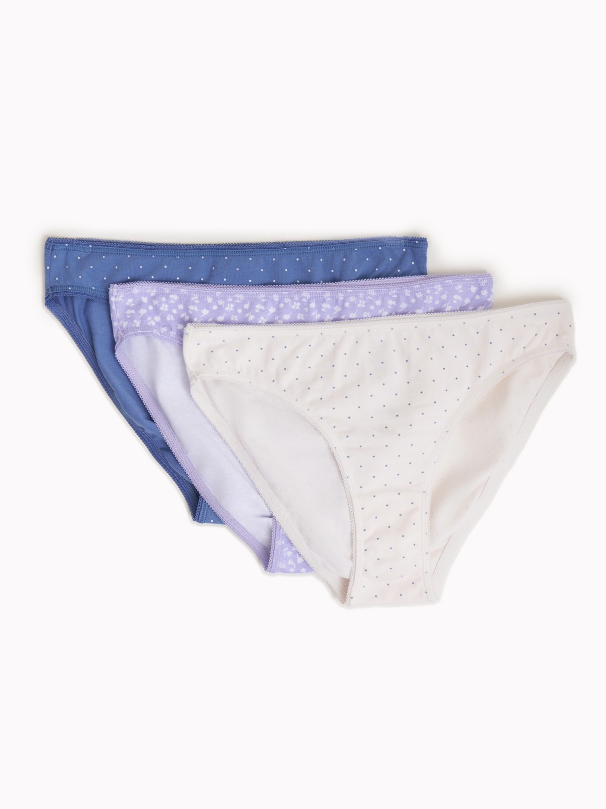 Набор трусов с рисунком 3 шт в комплекте 599₽