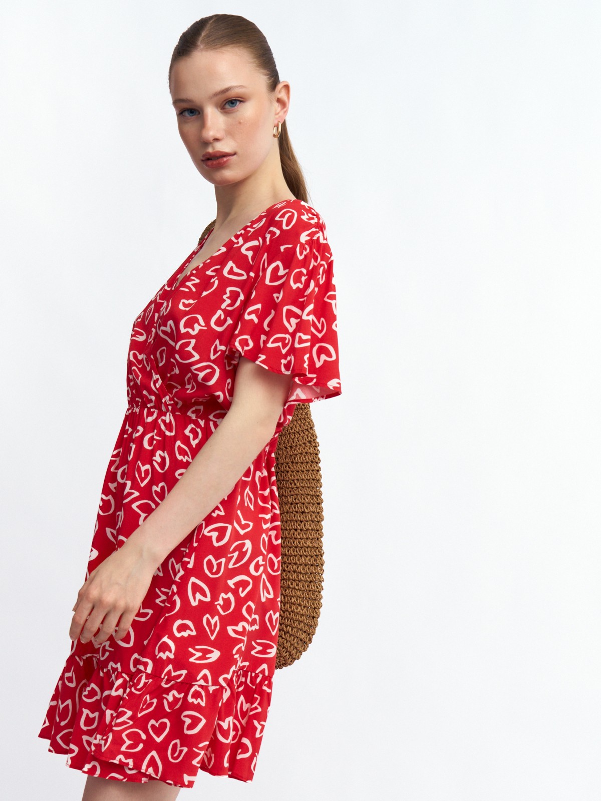 Платье длины мини из вискозы на резинке